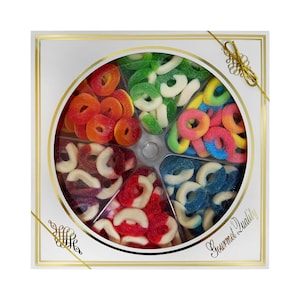 Boîte-cadeau de bonbons gommeux vibrants - 2,8 livres - 6 saveurs de délicieux anneaux gommeux | Certifié Halal | Pêche, pomme aigre-douce, pastèque et plus encore !