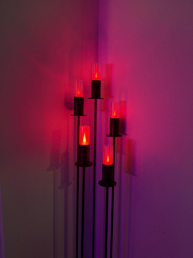 Steel Candelabra with 5 LED Candles, Modern Fire Ring Design Bild 3