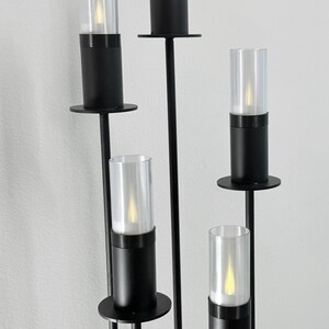 Steel Candelabra with 5 LED Candles, Modern Fire Ring Design Bild 9
