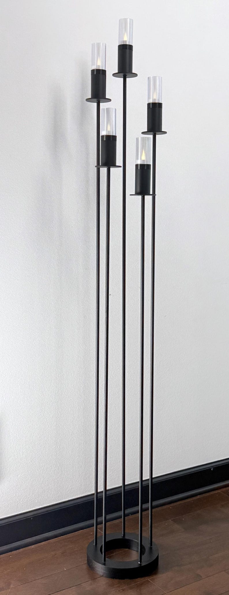 Steel Candelabra with 5 LED Candles, Modern Fire Ring Design Bild 1