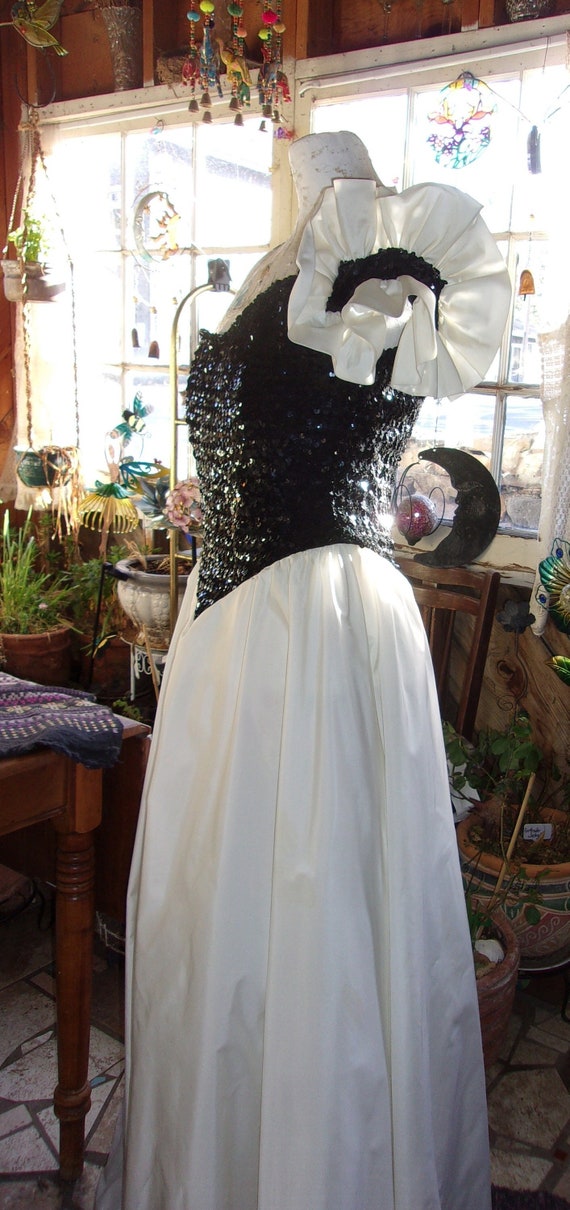 Vintage Sequined Black and White Damore Formal, Pa