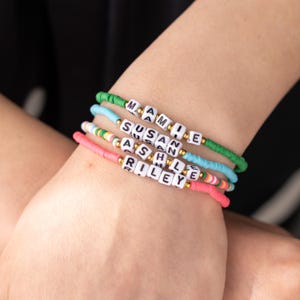 Pulsera de cuentas Heishi con nombre personalizado, pulsera de cuentas Heishi suaves personalizadas, pulsera con nombre personalizado, pulsera para mejor amiga, regalo para ella