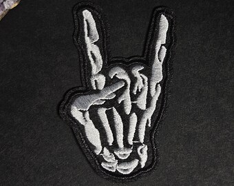 Rock Hand Dark Patch: Aufnäher in Schwarz/Weiß, Gestickt, Bügelbild für Kleidung, Punk, Gothic Patch, Düsterer Patch, Qualitäts-Aufnäher