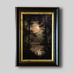 Moldura para Quadro Moonlight Lake: Estilo Cottagecore Místico e Sombrio, Decoração de Parede com Toque Natural, Melancólico, Onírico, Vintage e Gótico, Impressão em Estilo Óleo, Moldura de Madeira