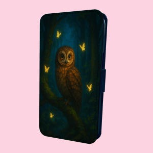 Funda con tapa para iPhone 16e, 16, 15, 14, 13, 12 y 11 X, con cierre magnético, diseño de búhos y mariposas en el bosque.