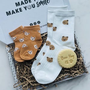 Mummy and Me Gift. Mummy and Me Cosy Socks. Baby shower gift for mum to be/new mum pregnancy/Maternity gift for her. New baby. Push present. immagine 4