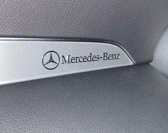 2x AMG Emblem Logo Aufkleber Metall Sticker Schlüssel Spiegel innen Mercedes Benz NEU 45x8mm