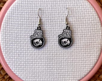 Skull  Earrings: Novelty Dangle Earrings