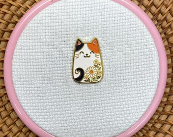 Sujetador de agujas para bordado/punto de cruz de gato elegante en naranja, blanco y negro