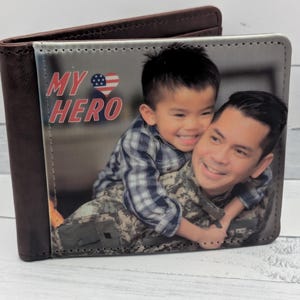 Cartera de cuero con foto personalizada. Un recuerdo personalizado con un mensaje especial grabado