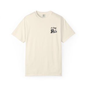 T-shirt illustration humoristique « Infirmière » | Cadeau d'Halloween, chat et zombie, design « Tout va bien » image 3