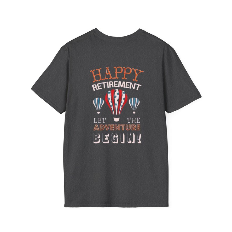 Pensioen T-shirt | Tekst op kleine borst, Adventure Begins-thema, zwart T-shirt afbeelding 14