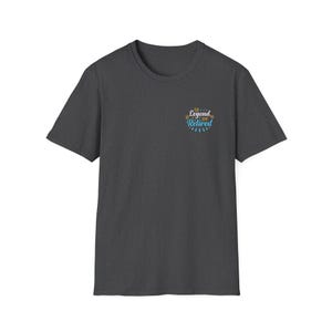 Pensioen T-shirt | Tekst op kleine borst, Adventure Begins-thema, zwart T-shirt afbeelding 13