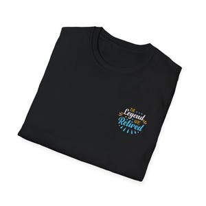 Pensioen T-shirt | Tekst op kleine borst, Adventure Begins-thema, zwart T-shirt afbeelding 15