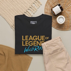 Jeu PC avec logo League of Legends Wild Rift | T-shirt imprimé emblèmes classés dans le dos image 5