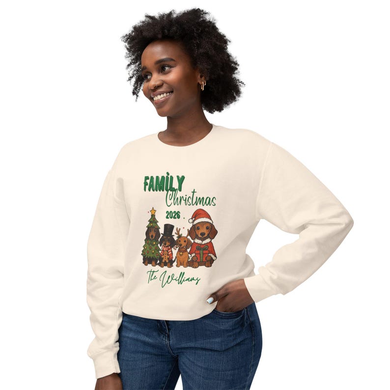 Personalisiertes Familien-Weihnachts-Sweatshirt 2026 | Hunde & Weihnachtsbaum Bild 8