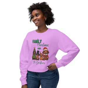 Personalisiertes Familien-Weihnachts-Sweatshirt 2026 | Hunde & Weihnachtsbaum Bild 12