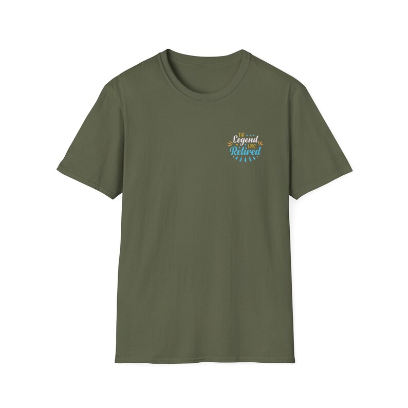 Pensioen T-shirt | Tekst op kleine borst, Adventure Begins-thema, zwart T-shirt afbeelding 12