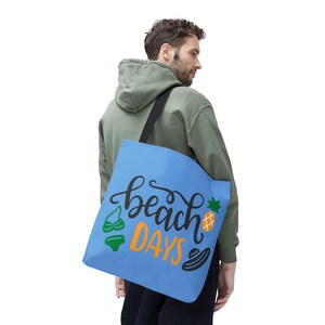 Bolso de playa con diseño de piña, bikini y sombrero para el sol. imagen 14