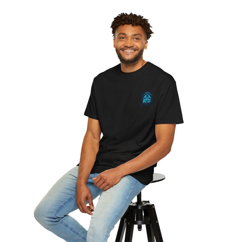 Gamer Hoodie Grafisk T-shirt | Neonblå Arcade-logotyp, Spela Kämpa Vinn bild 8
