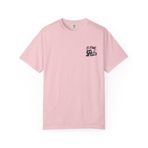 T-shirt illustration humoristique « Infirmière » | Cadeau d'Halloween, chat et zombie, design « Tout va bien » image 17