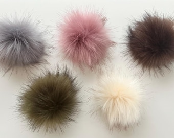 Kunstfell-Bommel für Mützen & Accessoires – flauschig, hochwertig, in mehreren Farben erhältlich