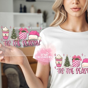 Bereit zum Pressen, Wärmetransfers für Weihnachten, Tis the Season, Weihnachtslatte, Feiertagskaffeedesign, Weihnachtsmützenkaffee, rosa Weihnachten