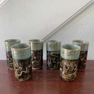 Juego de 6 vasos de sake Somayaki Somaware de doble pared con esmalte craquelado, estilo vintage de los años 60, fabricados en Japón. Vajilla de cerámica.