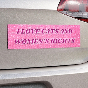 猫と女性の権利が大好き。反トランプマグネット。Y2K車用デコレーション。面白い政治マグネット。リベラルカーマグネット。フェミニストへのギフト。バンパーマグネット。