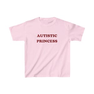 自閉症のプリンセス Y2K ベビーTシャツ 面白い自閉症シャツ 皮肉な彼女へのギフト ADHD 自閉症ミームシャツ 狂ったベビーTシャツ トレンディな90年代ベビーTシャツギフト Light Pink