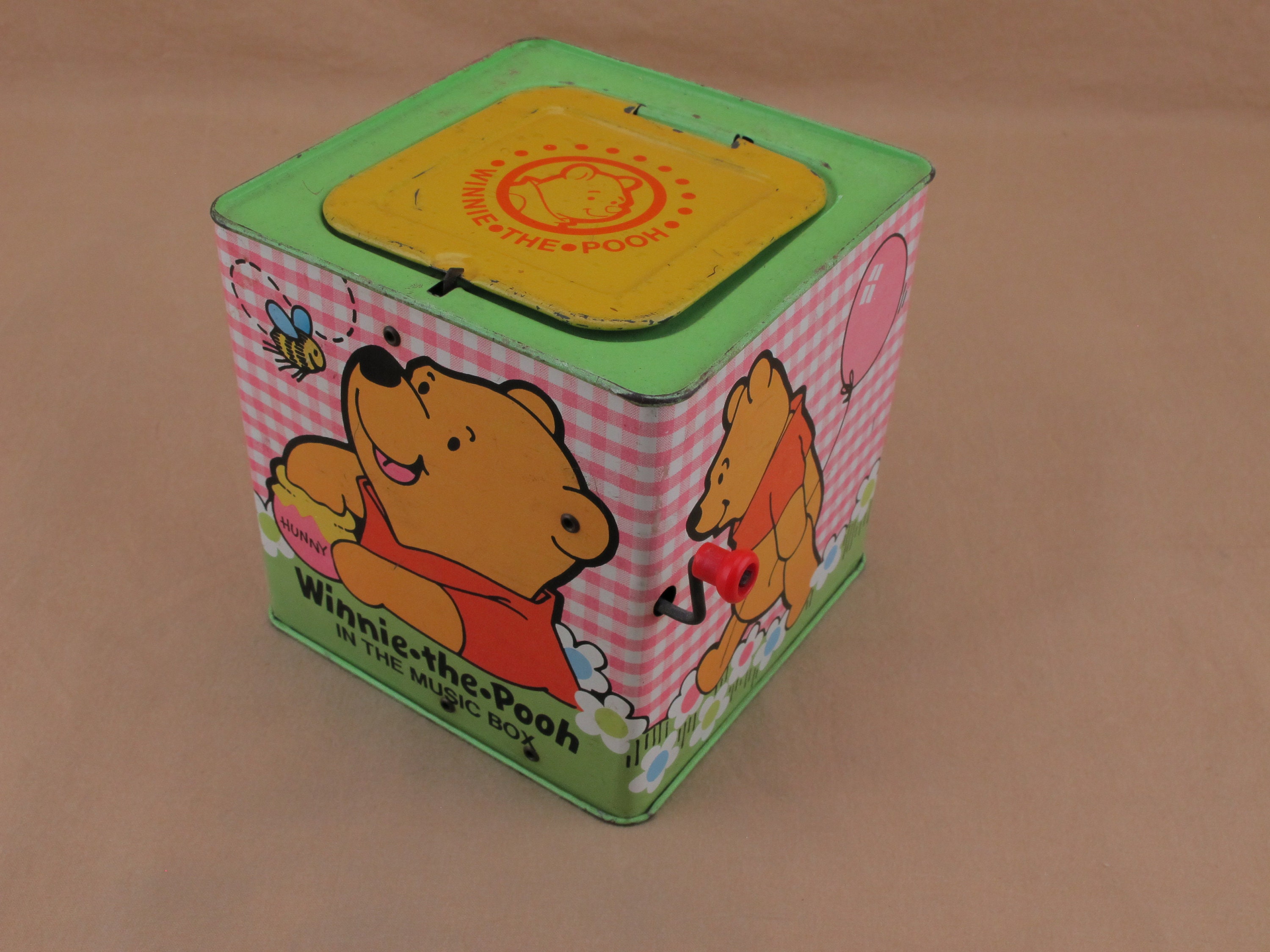Vtg Winnie the Pooh in the Music Box Hand Crank 