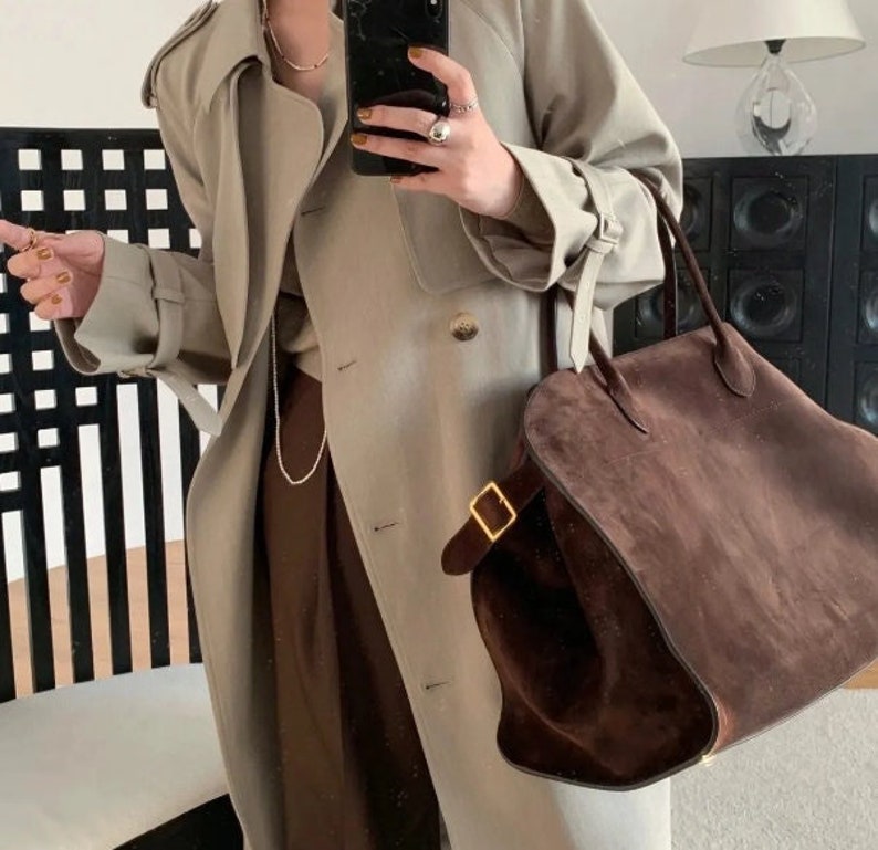 Fashionable suede tote handbag with a soft suede top handle, perfect for women seeking a stylish and versatile accessory zdjęcie 7