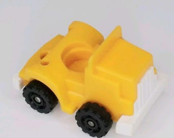 Vintage Fisher-Price Little People&#39;s 1980&#39;s Yellow Car Toy Made In USA