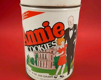 Scatola di latta da collezione vintage Annie Famous foods of Virginia Cookies del 1981