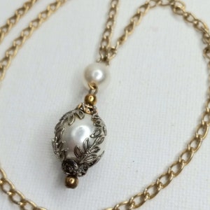 Vintage Faux Pearl Victorian Style Necklace Pendant & 18&quot; Gold Tone Chain