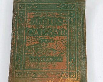 Pequeño libro antiguo de biblioteca de cuero Julio César Edición Vintage Redcroft