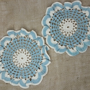 2 vintage onderleggers met ruches 10 inch blauw-wit klassiek Victoriaans huisdecor
