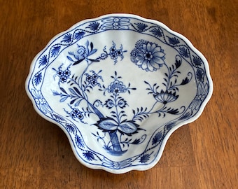Vintage Meissen Blue Onion Scalloped Serving Dish