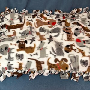 Fleece Tied Dog Bed/Dog Pillow