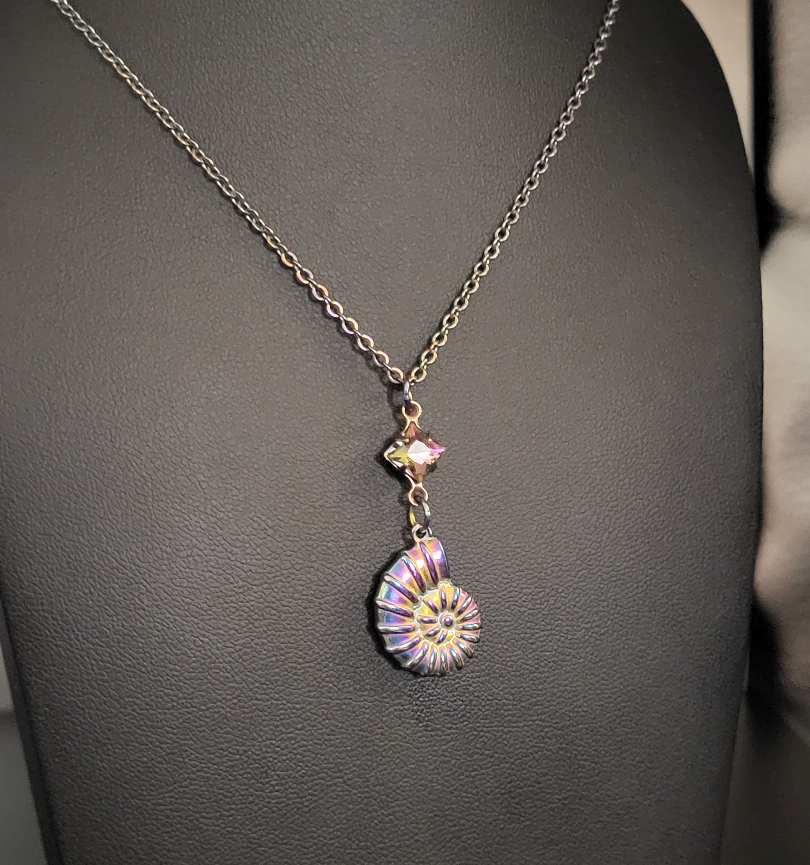 LIGHT TIME Mod. VELVET NAUTILUS - Black Rainbow Strass