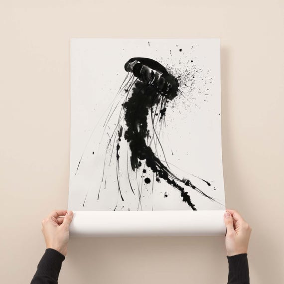 日本のクラゲ水墨画：エレガントな壁飾り - Etsy 日本