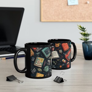 Retro Coffee Mug: Vintage Books & Vinyl Design