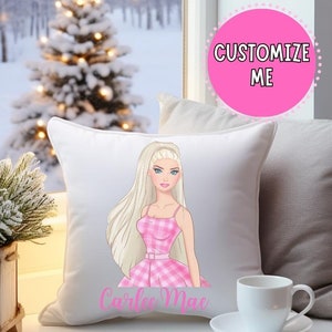 Taie d&#39;oreiller personnalisée pour fille | Fille blonde robe rose taie d&#39;oreiller pour fille sur mesure, décoration de lit personnalisée | Housse de coussin Barbe pour filles
