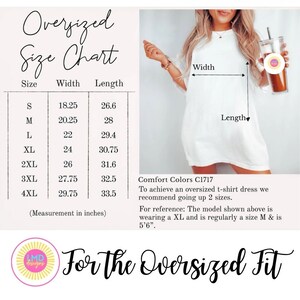 K&ouml;nnte beinhalten: Gr&ouml;&szlig;entabelle f&uuml;r ein Oversize-T-Shirt-Kleid. Die Tabelle zeigt die Breite und L&auml;nge in Zoll f&uuml;r die Gr&ouml;&szlig;en S bis 4XL. Die Tabelle enth&auml;lt auch einen Hinweis auf Comfort Colors C1717 und wie man eine Oversize-Passform erreicht. Das Model tr&auml;gt Gr&ouml;&szlig;e XL und ist 1,68 m gro&szlig;.