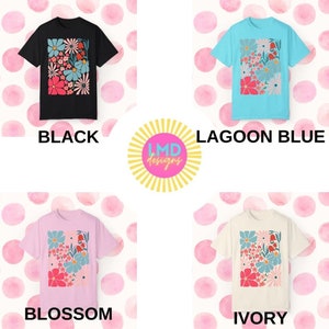 K&ouml;nnte beinhalten: Vier T-Shirts mit einem floralen Design in quadratischer Form. Die T-Shirts sind in Schwarz, Lagunenblau, Bl&uuml;tenrosa und Elfenbein erh&auml;ltlich. Der Text "IMD Designs" befindet sich in der Mitte des Bildes.