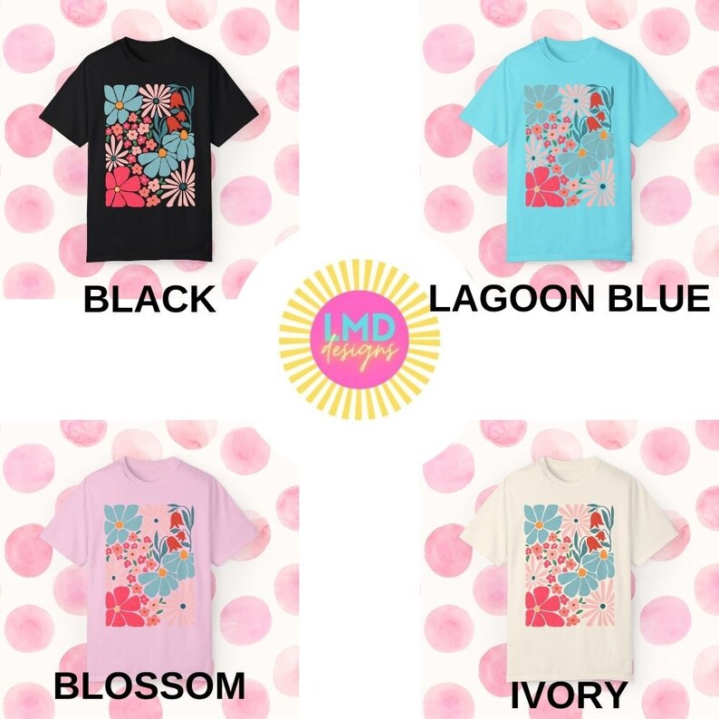 K&ouml;nnte beinhalten: Vier T-Shirts mit einem floralen Design in quadratischer Form. Die T-Shirts sind in Schwarz, Lagunenblau, Bl&uuml;tenrosa und Elfenbein erh&auml;ltlich. Der Text "IMD Designs" befindet sich in der Mitte des Bildes.