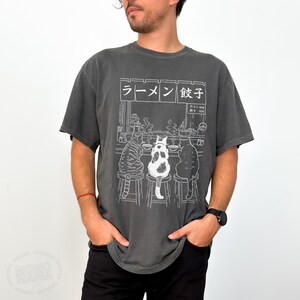Cat Ramen Shirt, Funny Cat Tee, Comfort Colors Tee, Cat Lover Gift, Japanese Cat Shirt, Graphic Tee Cute, Japan Shirt, Foodie T-Shirt, Noodle Lover Gift, Ramen Noodles Tee, Anime Cat Shirt, Kawaii Cat Clothes, Gifts For Cat Mom