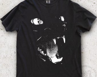 Camiseta y camiseta de manga larga con estampado vintage de gato negro en semitono: Camiseta gótica de Halloween de Comfort Colors
