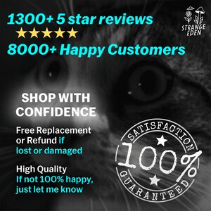K&ouml;nnte beinhalten: Eine schwarz-wei&szlig;e Grafik mit einem Katzengesicht im Hintergrund und Text, der 1300+ 5 star reviews, 8000+ Happy Customers, Shop With Confidence, Free Replacement or Refund if lost or damaged, High Quality und 100% Satisfaction Guaranteed angibt.