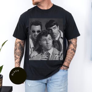 Jonas Brothers Signed Portrait T-Shirt | JONASCON EXCLUSIVE | Jonas Brothers | Joe Nick Kevin Jonas | Limited Time | 20th Anniversary Tour